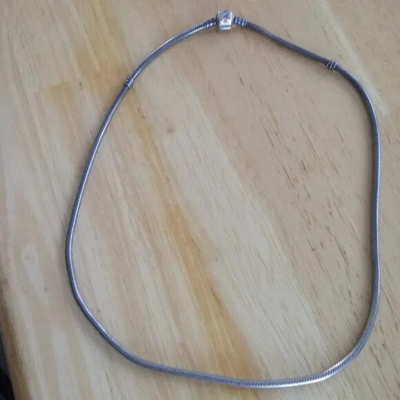 PANDORA Retired oxidized Silver Barrel Clasp Choker Necklace 20" - Picture 2 of 6